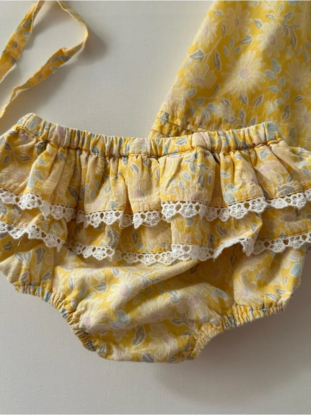cupcakes & cashmere 12 Months Baby Girl Yellow Floral Outfit Set Bonnet Top
